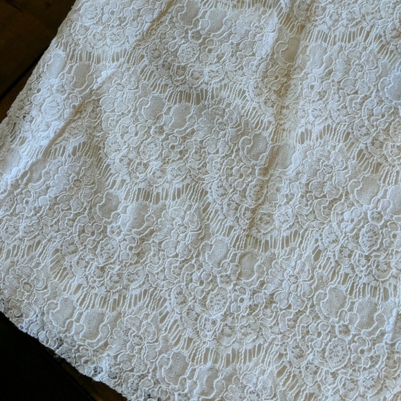 White Lace Tank Top - Picture 3 of 4